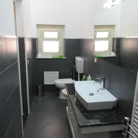 Le Di Katy 卡斯泰拉马莱